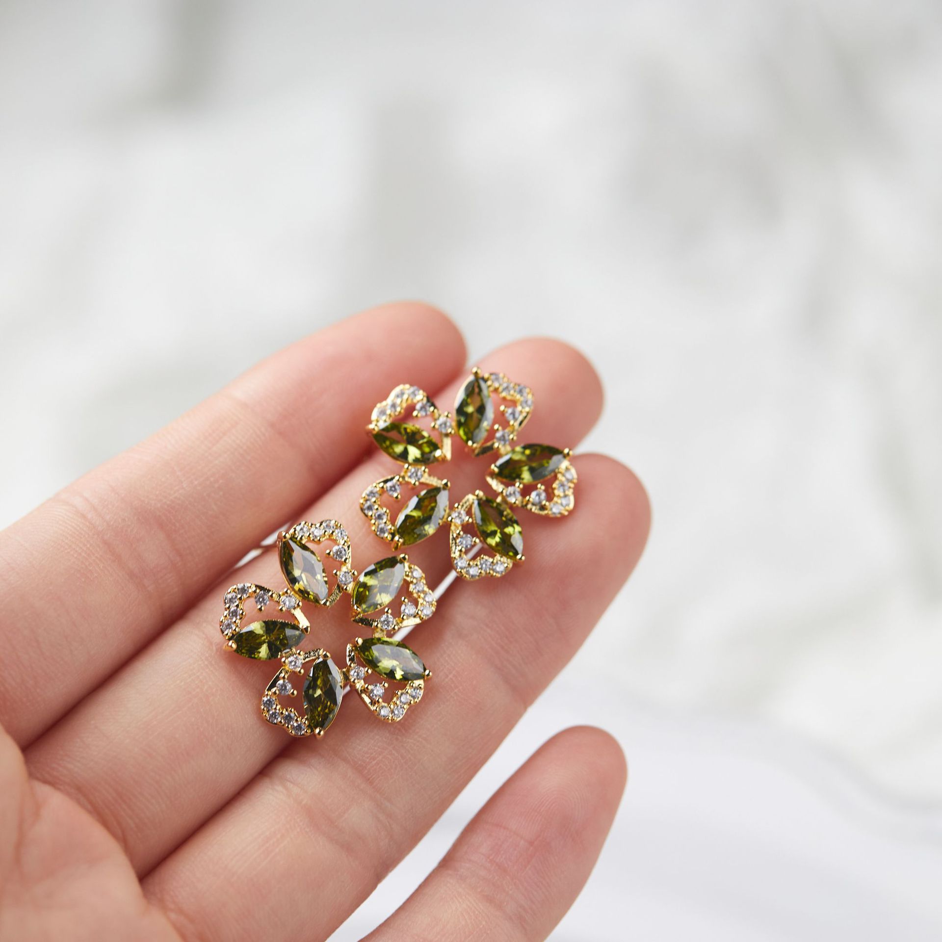 ต่างหูแบบติดหูทรงดอกไม้ประดับเ - Ethnic Fashion Wear For Women บทวิจารณ์และราคา