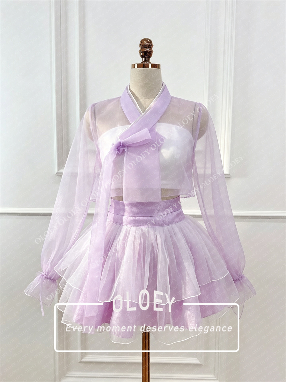 ชุดฮันบกสั้นสีดำแดงสไตล์โมเดิร - Hanbok Modern Set บทวิจารณ์และราคา