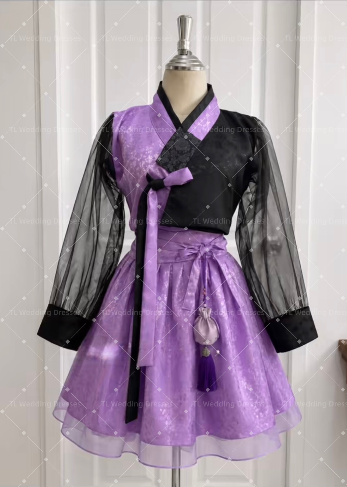 ชุดเดรสงานพรอมสไตล์ฮันบกโมเดิร - Hanbok Modern Set บทวิจารณ์และราคา